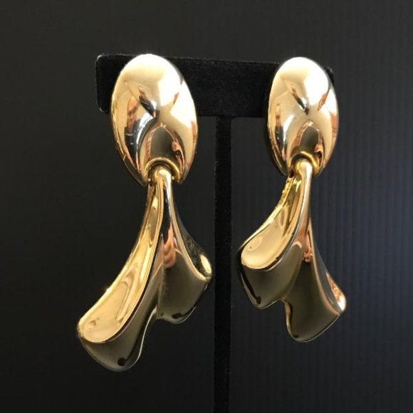 Vintage Gold-Tone Door Knocker Clip-on Earrings - Picture 3 of 7